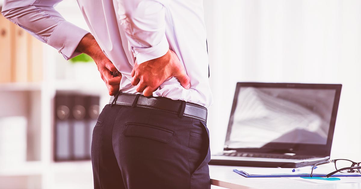 Dolor de espalda es común en el trabajo, una pausa activa bien diseñada ayuda a combatirlo.
