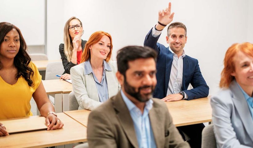 ¿Diplomado o Maestría? Diferencias y beneficios