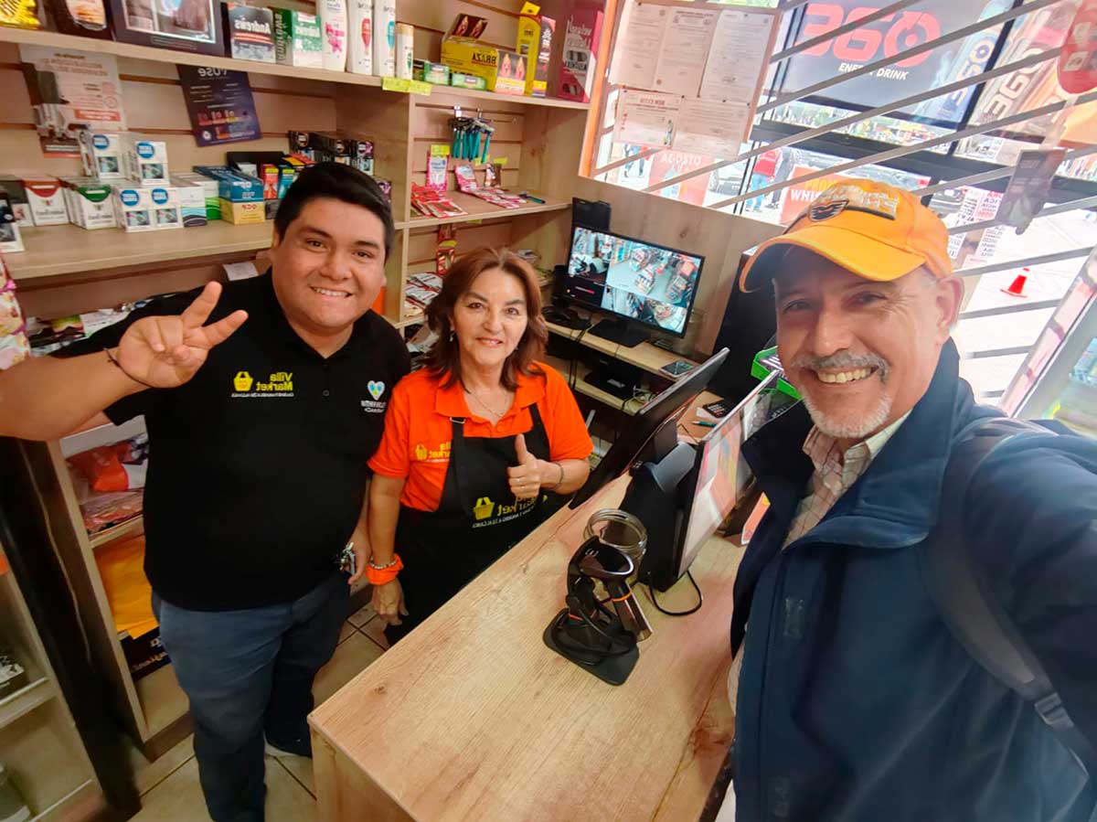 En Villa Market Chancay compartiendo con el equipo de la empresa. En Villa Market Chancay compartiendo con el equipo de la empresa.